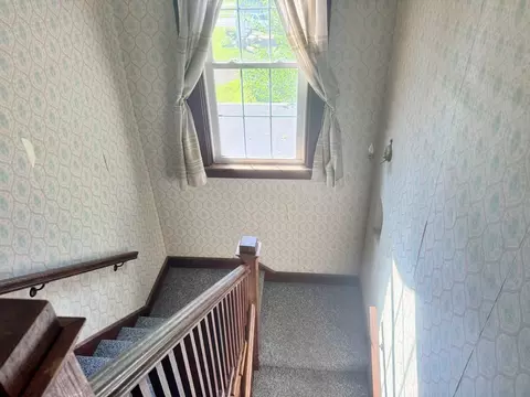 Entry Way - 310 E 3rd St, Metropolis, IL 62960 photo 2 of 3