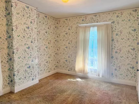 Bedroom - 310 E 3rd St, Metropolis, IL 62960 photo 4 of 6