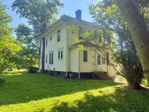 Exterior - 310 E 3rd St, Metropolis, IL 62960 photo 5 of 6