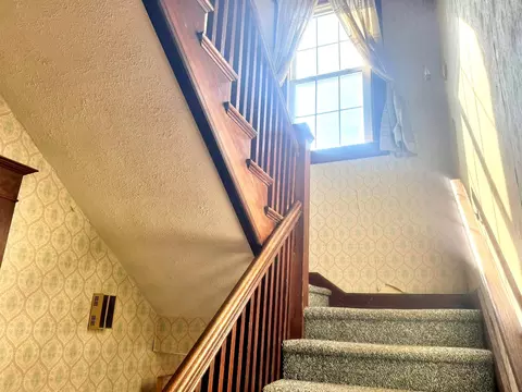 Entry Way - 310 E 3rd St, Metropolis, IL 62960 photo 1 of 3