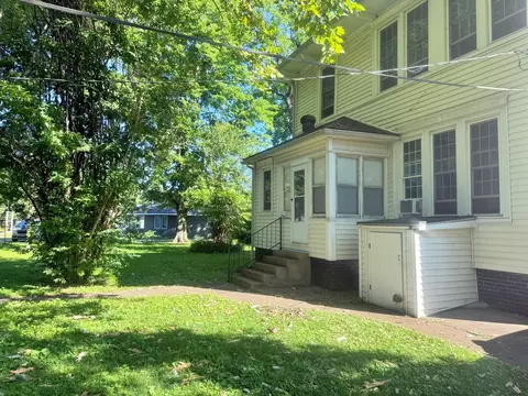 Exterior - 310 E 3rd St, Metropolis, IL 62960 photo 4 of 6