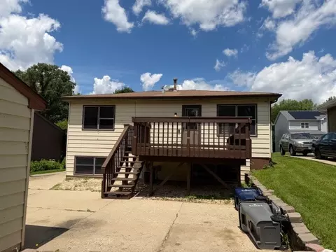 Exterior - 907 Houston Ave, Elgin, IL 60120 photo 4 of 10