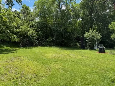 Exterior - 907 Houston Ave, Elgin, IL 60120 photo 8 of 10