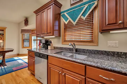 Kitchen - 529 E Hunter Ln, Minooka, IL 60447 photo 2 of 5