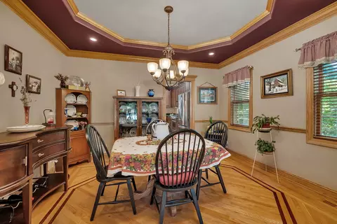 Dining - 529 E Hunter Ln, Minooka, IL 60447 photo 1 of 3