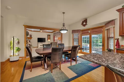 Dining - 529 E Hunter Ln, Minooka, IL 60447 photo 2 of 3