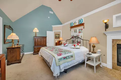 Bedroom - 529 E Hunter Ln, Minooka, IL 60447 photo 3 of 5