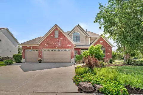 Exterior - 529 E Hunter Ln, Minooka, IL 60447 photo 2 of 8