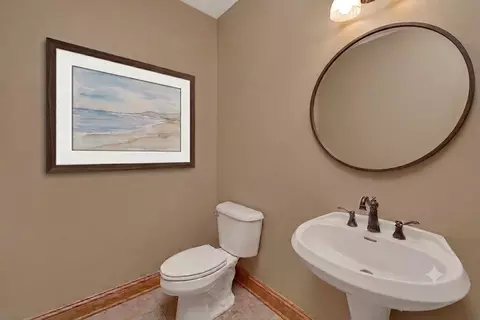 Bath - 529 E Hunter Ln, Minooka, IL 60447 photo 1 of 4