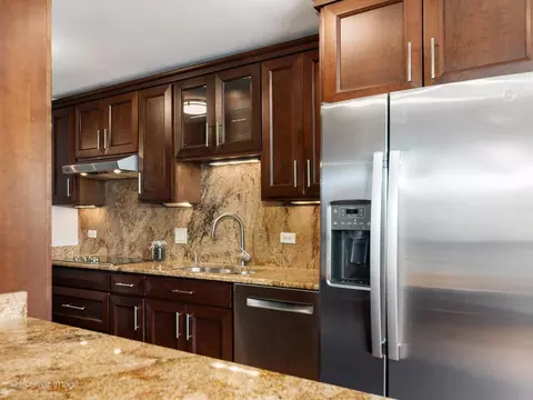 Kitchen - 360 E Randolph St #3902, Chicago, IL 60601 photo 4 of 4