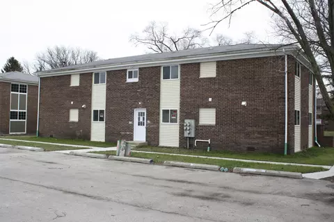 304 Wilshire Dr, Sandwich, IL 60548