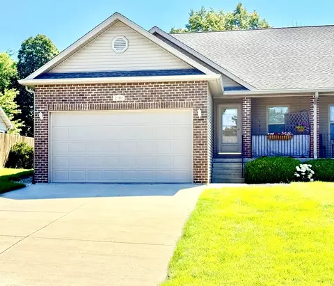 2708 Deer Ct, Ottawa, IL 61350