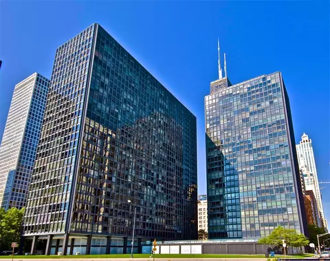 910 N Lake Shore Dr #2518, Chicago, IL 60611