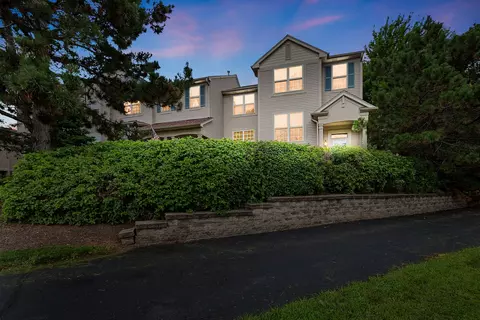 896 Cherry Creek Dr, Grayslake, IL 60030