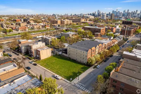 2452 W Harrison St, Chicago, IL 60612