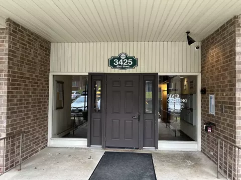 3425 83rd St #D8, Woodridge, IL 60517