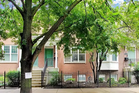 232 W Scott St, Chicago, IL 60610