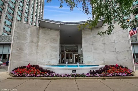 3600 N Lake Shore Dr #803, Chicago, IL 60613