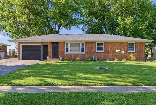 120 Terry Dr, Sugar Grove, IL 60554