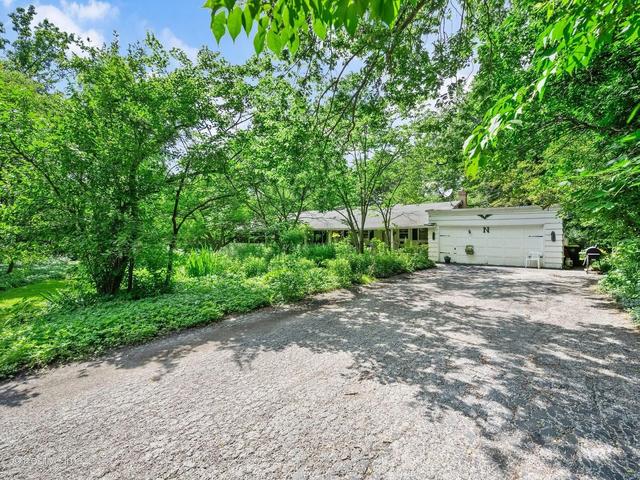25 W328 Plamondon Rd, Wheaton, IL 60189