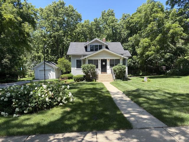 240 Hill Ave, Glen Ellyn, IL 60137