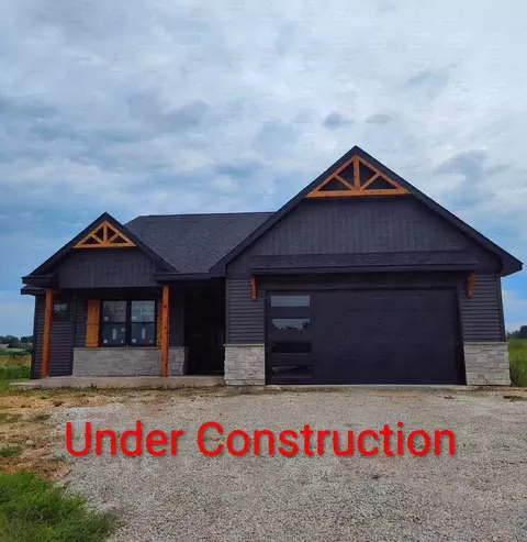 1409 Legends Dr, Milan, IL 61264