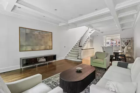 Living - 111 E Bellevue Pl, Chicago, IL 60611 photo 2 of 3