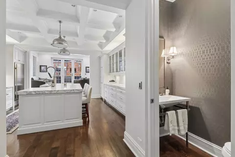 Entry Way - 111 E Bellevue Pl, Chicago, IL 60611 photo 1 of 4