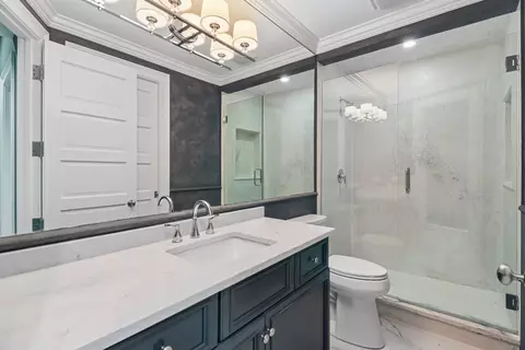 Bath - 111 E Bellevue Pl, Chicago, IL 60611 photo 9 of 9
