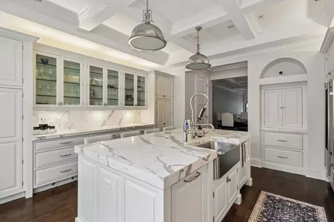 Kitchen - 111 E Bellevue Pl, Chicago, IL 60611 photo 3 of 4