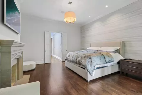 Bedroom - 111 E Bellevue Pl, Chicago, IL 60611 photo 1 of 6