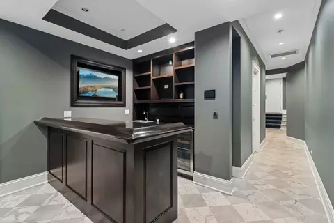Entry Way - 111 E Bellevue Pl, Chicago, IL 60611 photo 3 of 4