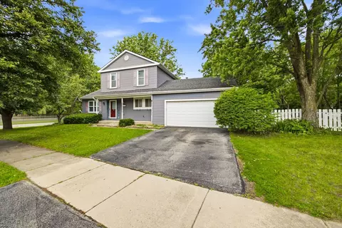 1359 Auburn Ave, Naperville, IL 60565