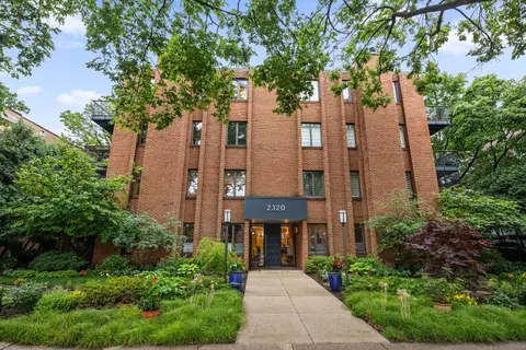 2320 Central St #401, Evanston, IL 60201