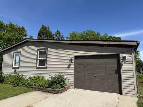 462 Huntsbridge Rd, Matteson, IL 60443