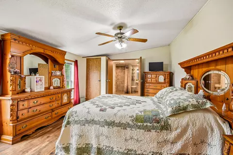 Bedroom - 197 E Cermak Rd, Braidwood, IL 60408 photo 1 of 6