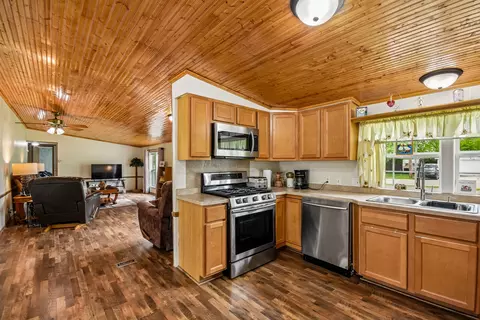 Kitchen - 197 E Cermak Rd, Braidwood, IL 60408 photo 2 of 5