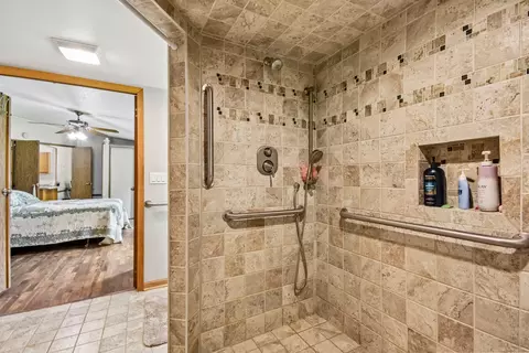 Bath - 197 E Cermak Rd, Braidwood, IL 60408 photo 4 of 4