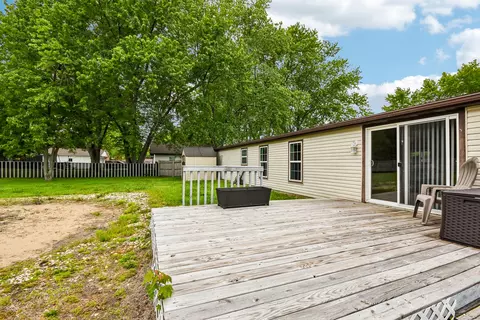 Exterior - 197 E Cermak Rd, Braidwood, IL 60408 photo 3 of 7
