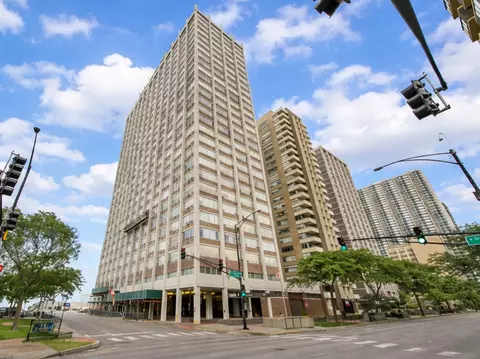 6171 N Sheridan Rd #2104, Chicago, IL 60660