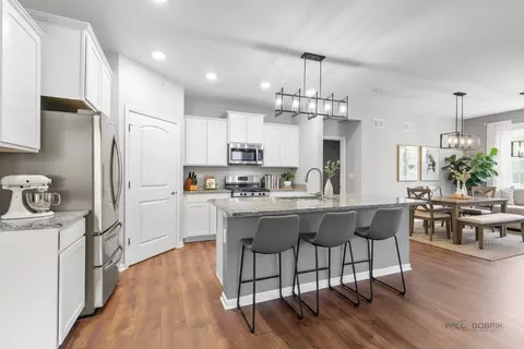 Kitchen - 324 S Fork Dr, Gurnee, IL 60031 photo 1 of 2