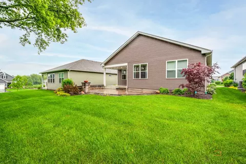 Exterior - 324 S Fork Dr, Gurnee, IL 60031 photo 5 of 5