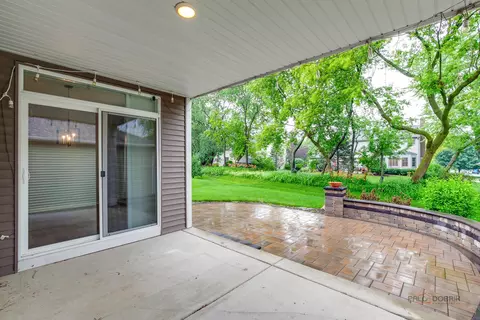 Exterior - 324 S Fork Dr, Gurnee, IL 60031 photo 3 of 5
