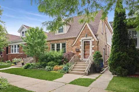 5321 W Pensacola Ave, Chicago, IL 60641