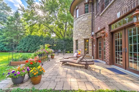 Exterior - 2895 Keystone Rd, Northbrook, IL 60062 photo 4 of 9