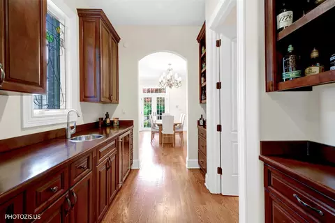 Entry Way - 2895 Keystone Rd, Northbrook, IL 60062 photo 3 of 9