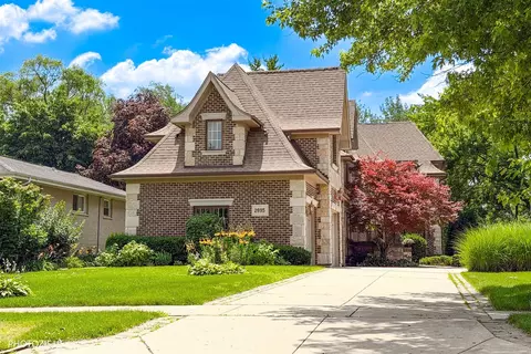 Exterior - 2895 Keystone Rd, Northbrook, IL 60062 photo 2 of 9