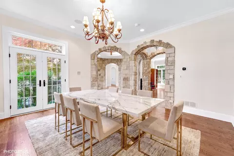 Dining - 2895 Keystone Rd, Northbrook, IL 60062 photo 1 of 6
