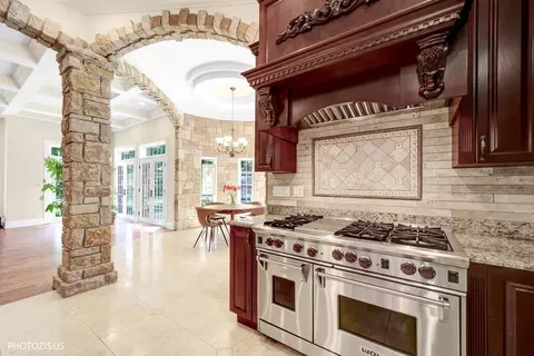 Kitchen - 2895 Keystone Rd, Northbrook, IL 60062 photo 10 of 10