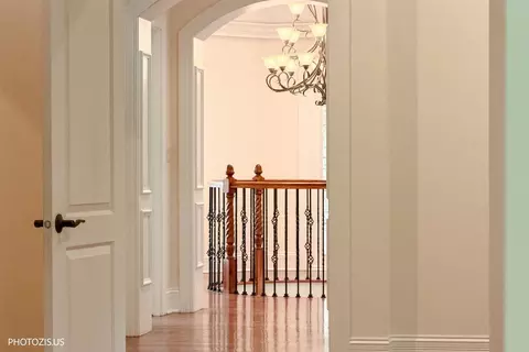 Entry Way - 2895 Keystone Rd, Northbrook, IL 60062 photo 6 of 9